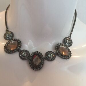 Gray adjustable crystal necklace,Cache.
